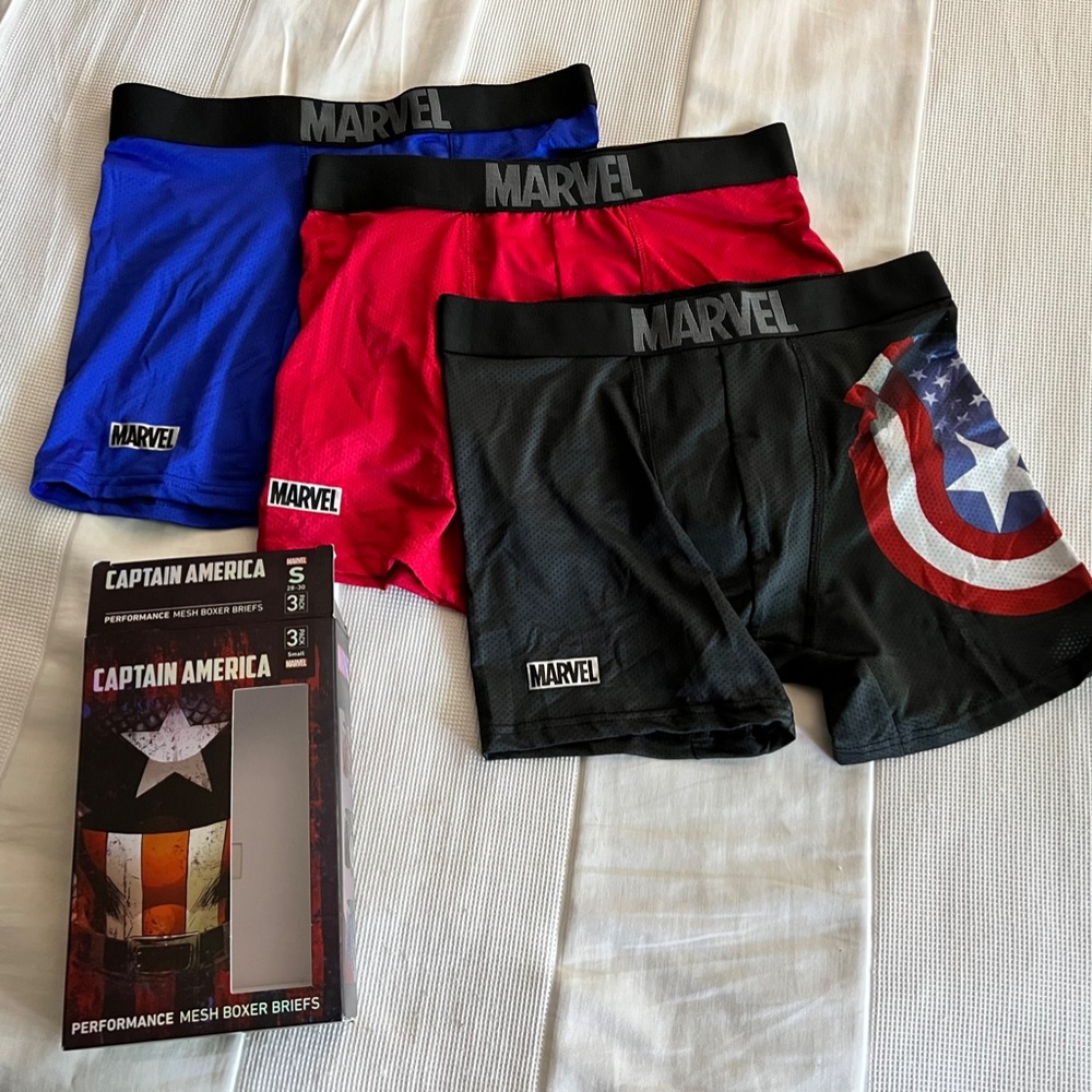 SOLD!! CAPTAIN AMERICA UNDERWEAR SIZE SMALL - Picture 2 of 7